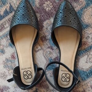 Daisy Fuentes Black Cutout Flats